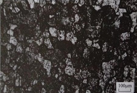 產生光亮花樣的6063系列鋁型材表面放大照片 產生光亮花樣的6063系列鋁型材表面放大照片